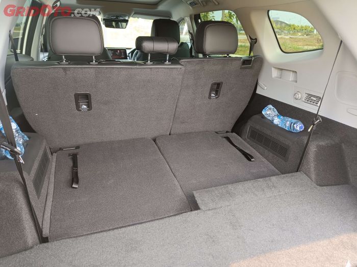 Jok Chery Tiggo 8 bisa ditutup dengan mudah