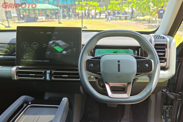 Interior Chery J6 iWD lebih mewah.