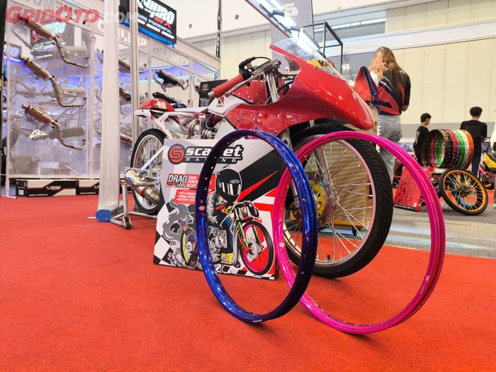 Scarlet Drag Series tersedia dalam tiga pilihan lebar pelek