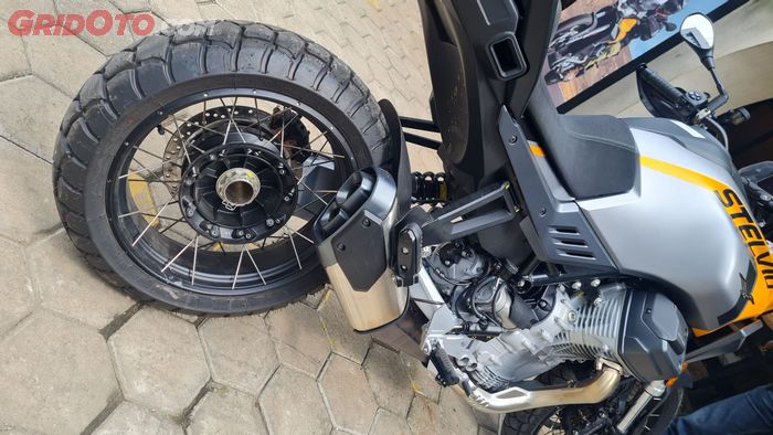 Mesin Moto Guzzi Stelvio V-twin melintang 90 derajat &ldquo;compact block&rdquo; 1.042 cc. 
