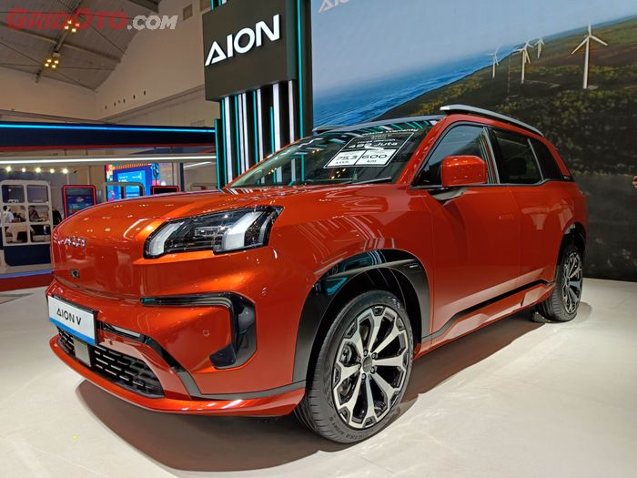 Aion V dengan warna Sunset Orange