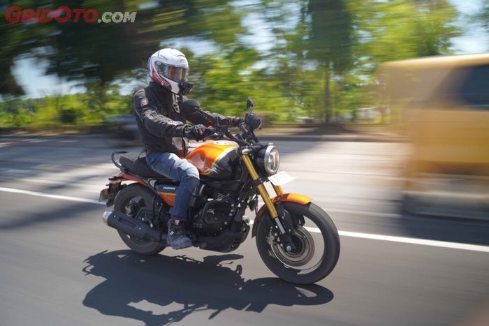 TVS Ronin saat ditest awak redaksi Tabloid OTOMOTIF 