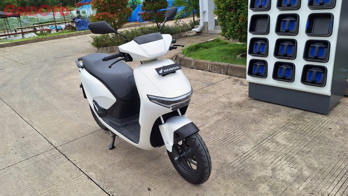 Fitur RoadSync Dou pada Honda CUV e: bisa tampilkan maps secara utuh