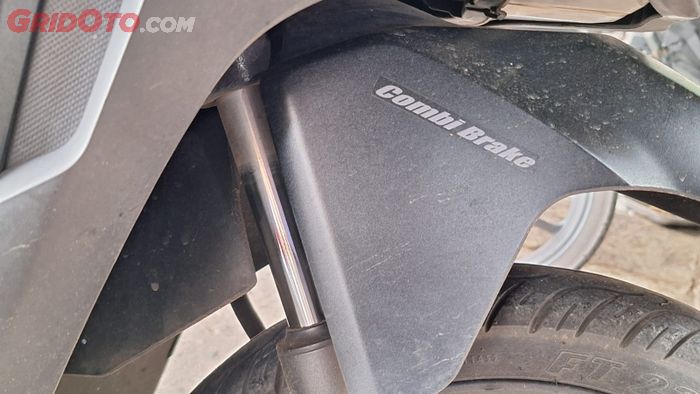 As sokbreker depan motor matic baret 