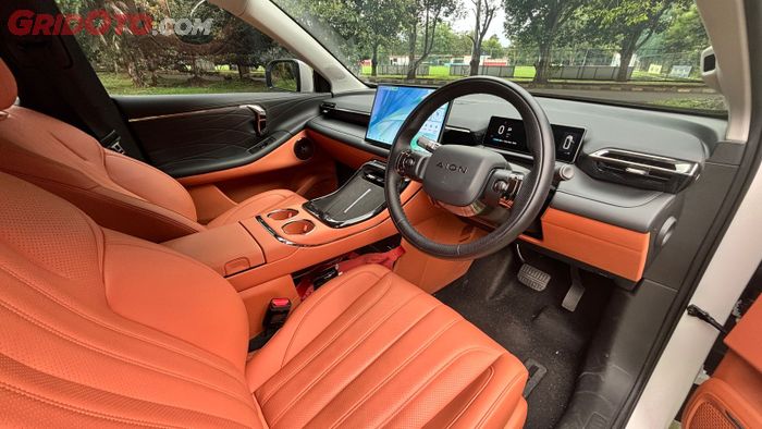 Interior Aion V terasa mewah