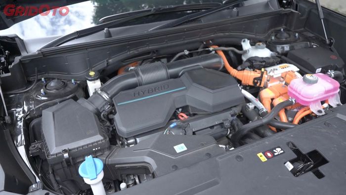 Sistem hybrid Hyundai Santa Fe bekerja secara paralel