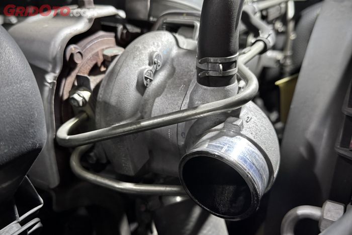 ILUSTRASI. Komponen turbo mesin Mitsubishi Pajero Sport Dakar.