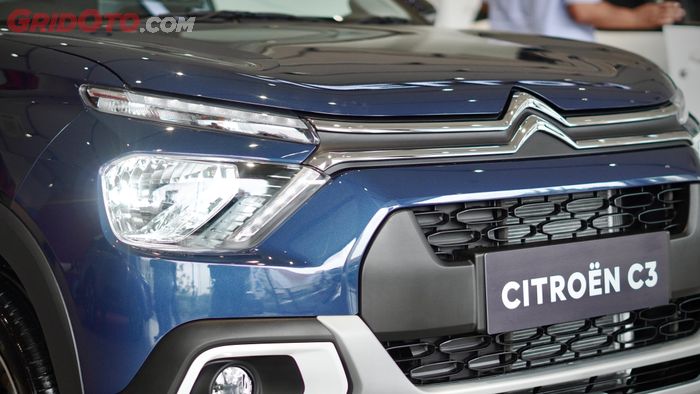 Citroen C3 dengan lampu depan full LED mulai dari DRL, lampu utama, hingga fog lamp.