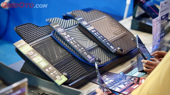 Karpet mobil Trapo dengan bahan eva-foam yang diklaim punya fungsi antibakteri.