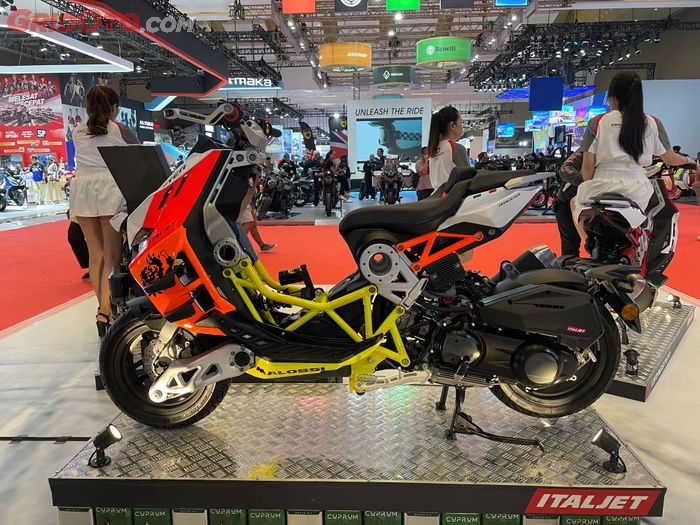 Italjet Dragster 250 versi Malossi, beda warga saja harga naik sedikit.