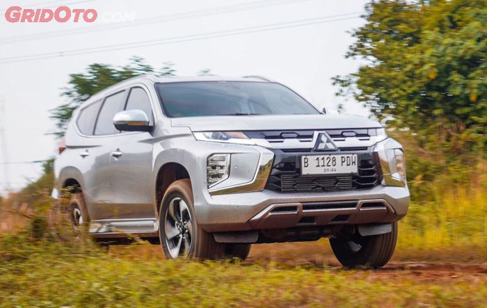 Mitsubishi Pajero Sport Dakar