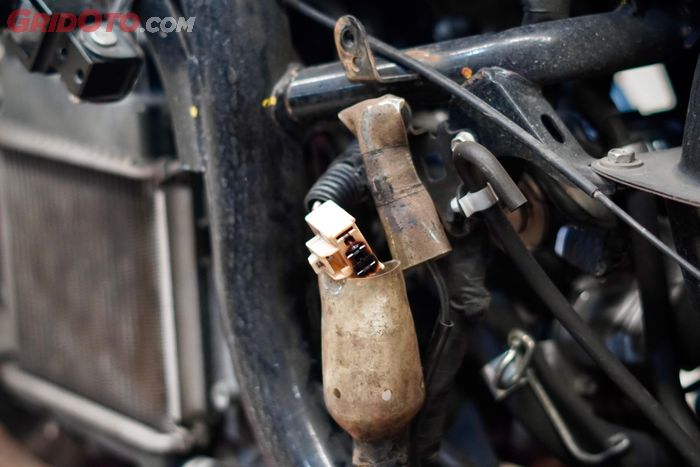 Soket spul gosong jadi pemicu kode 12 Yamaha Aerox 155 Connected.