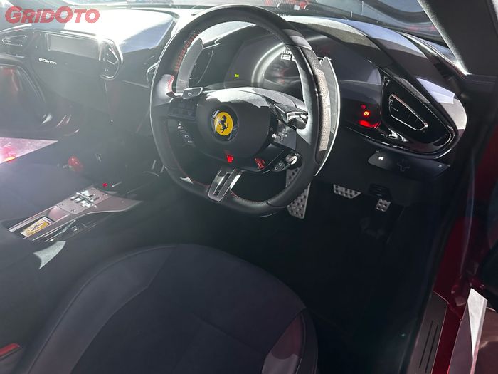 Interior Ferrari 12cilindri