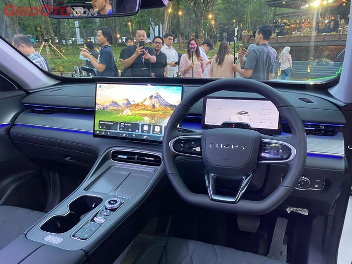 Interior Chery Tiggo 8 CSH. Mobil merupakan prototipe.