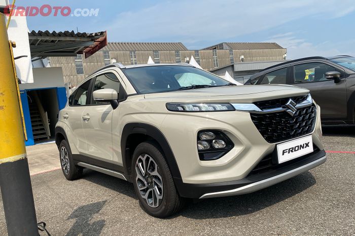 Suzuki Fronx varian GX.