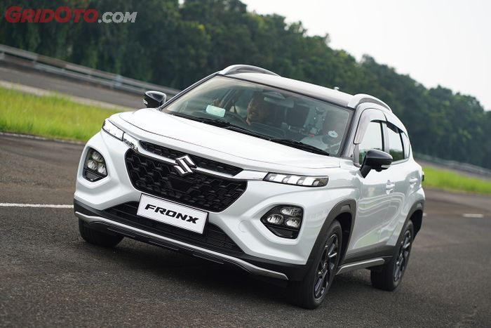 Suzuki Fronx SGX stabil bermanuver