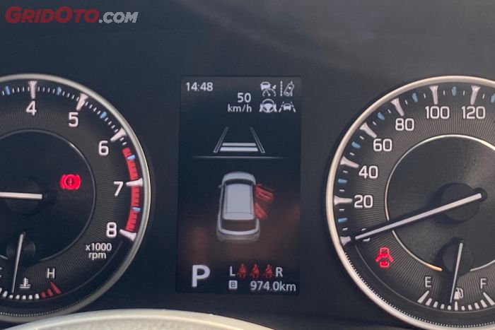Indikator Adaptive Cruise Control pada Suzuki Fronx.
