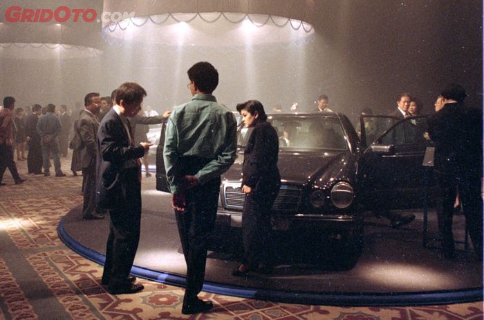 Suasana peluncuran Mercy New Eyes di Indonesia tahun 1996