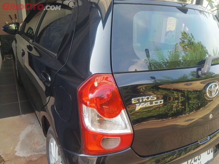 Tampak belakang Toyota Etios Valco