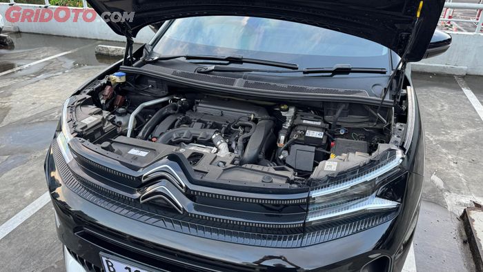 Mesin Citroen C5 Aircross 1.598 cc 4 silinder twin scroll Turbo High Pressure (THP) bertenaga 165 dk/6.000 rpm dan torsi 240 Nm/1.400 rpm