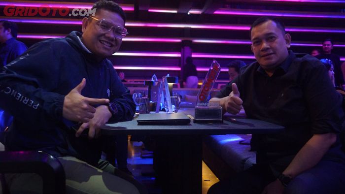  Frietz F. Roboth selaku Brand PR &amp; Digital Manager Neta Auto Indonesia (kiri) mengaku akan luncurkan mobil baru di Indonesia dalam waktu dekat ini.