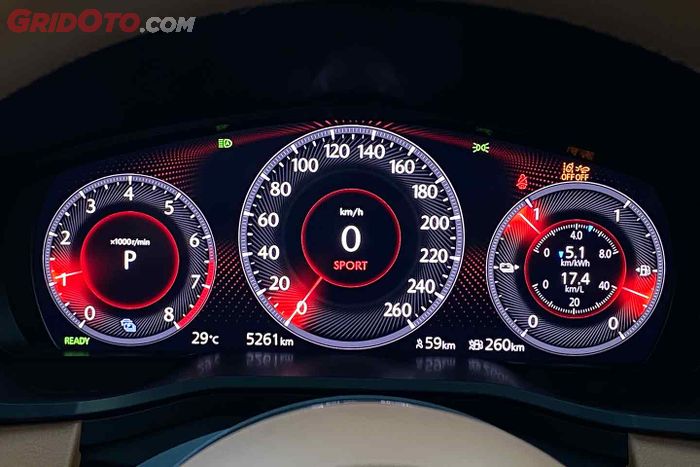 Ketika di mode Sport, Mazda CX-80 akan secara konsisten menggunakan mesin dan motor.