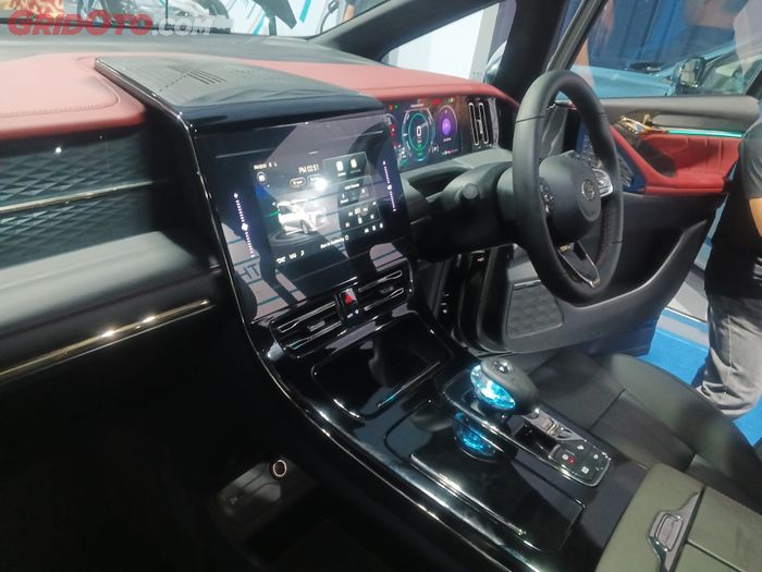 Interior kabin E9 PHEV