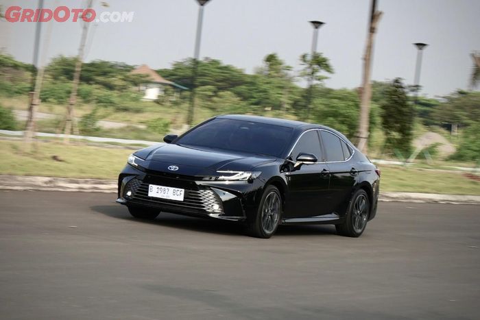 Akselerasi Toyota Camry HEV 0-100 km/jam membutuhkan waktu 7,8 detik