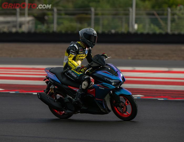 Yamaha Aerox pakai bobot roller bawaan 13 gram