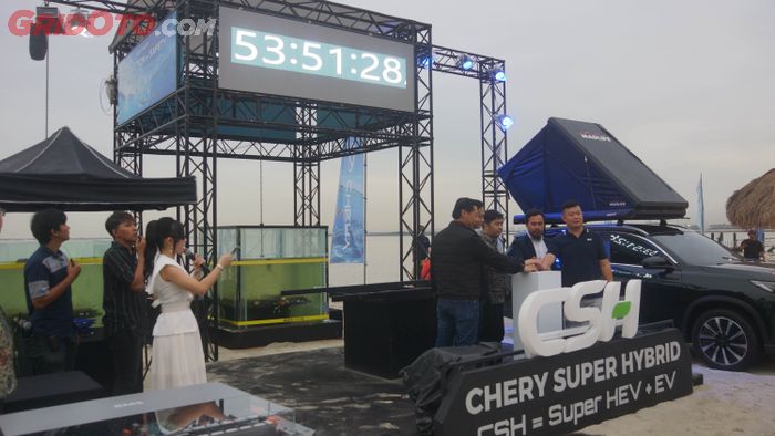 Seremoni pengangkatan batrei Chery yang direndam 58 jam