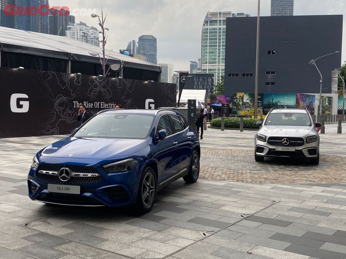 Mercedes-Benz GLA 250 tampil bersama GLB 250.