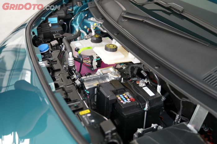 Motor listrik dan inverter AION UT
