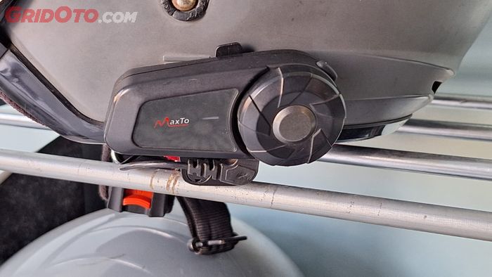 Maxto dinilai intercom helm yang bisa digunakan hujan-hujanan