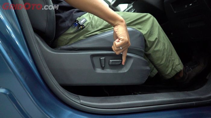 Jok elektrik di Mitsubishi Destinator Ultimate dengan paket Premium