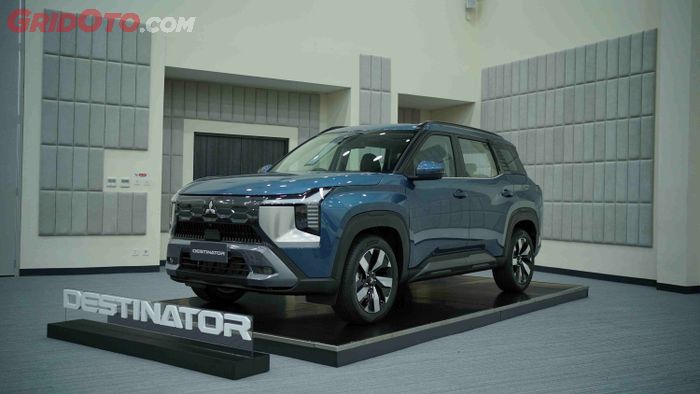 Mitsubishi Destinator Ultimate dengan Premium Package