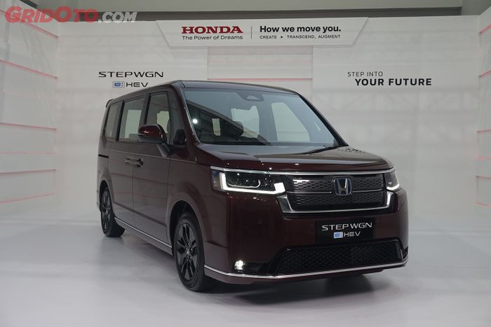 Honda Step WGN e:HEV resmi rilis di GIIAS 2025.