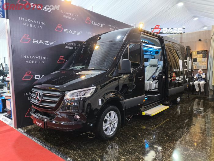 Tampilan luar Mercedes-Benz Sprinter tidak berubah, hanya interior yang dimaksimalkan