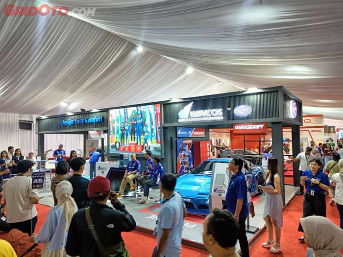 Booth kaca film Wincos di GIIAS 2025