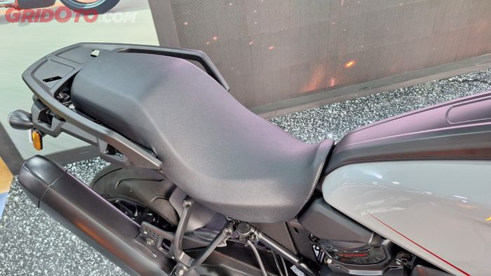 Jok Harley-Davidson Pan America 1250 ST lebih rendah 2,5 cm dari Pan America 1250 Special 