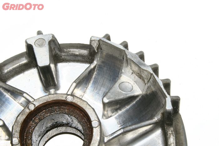 Pastikan jalur roller tetap landai dan punya permukaan rata