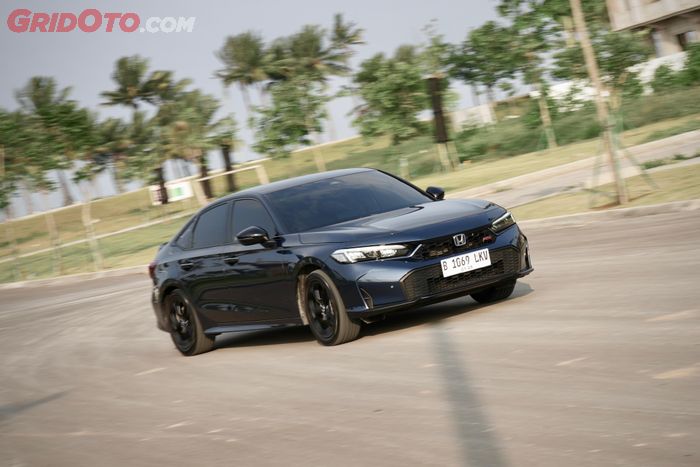 Honda Civic RS e:HEV dibanderol Rp 699 juta OTR Jakarta