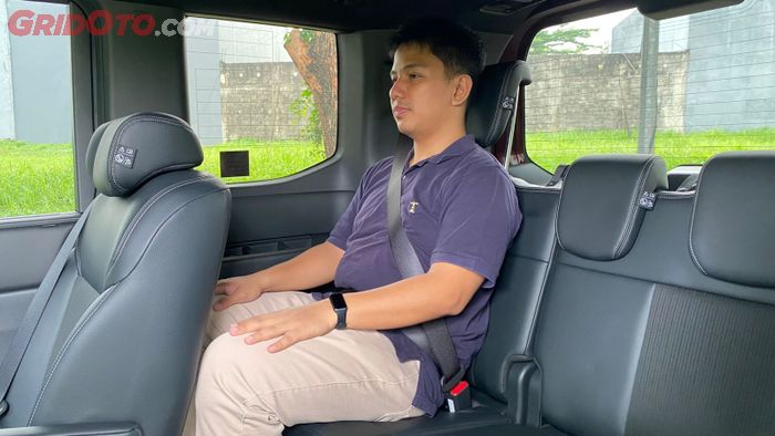 Ilustrasi duduk di baris ketiga Honda Step WGN e:HEV.