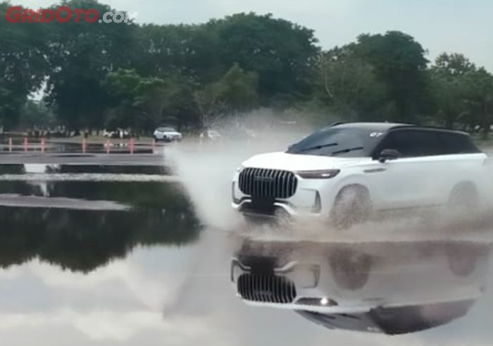 Test Drive Jaecoo J8