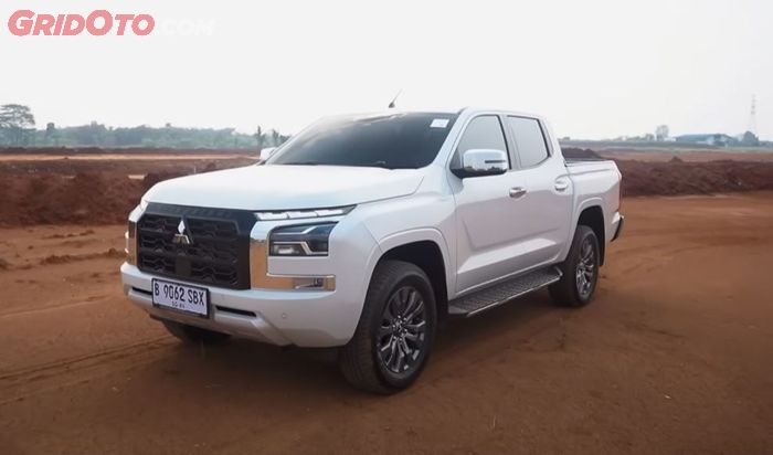 detail tampilan Mitsubishi Triton