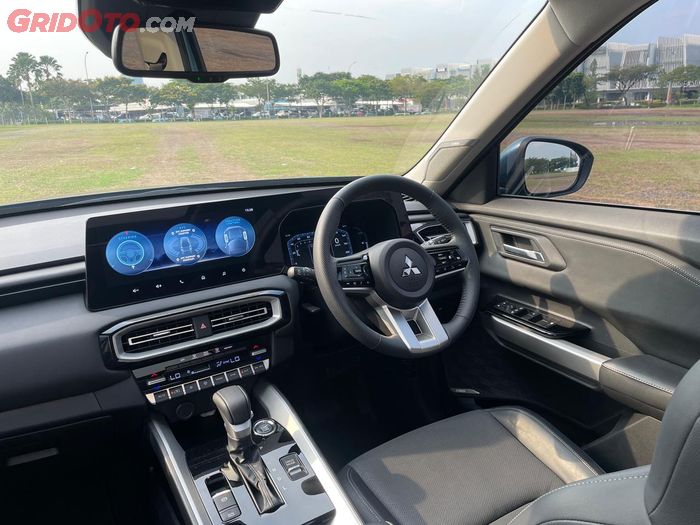 Kabin Mitsubishi Destinator varian Ultimate Premium