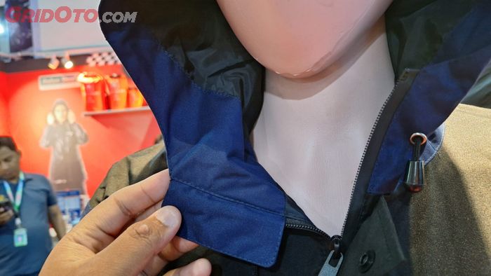 Bagian dalam jaket khusus hujanan-hujan dari Tiger Head 