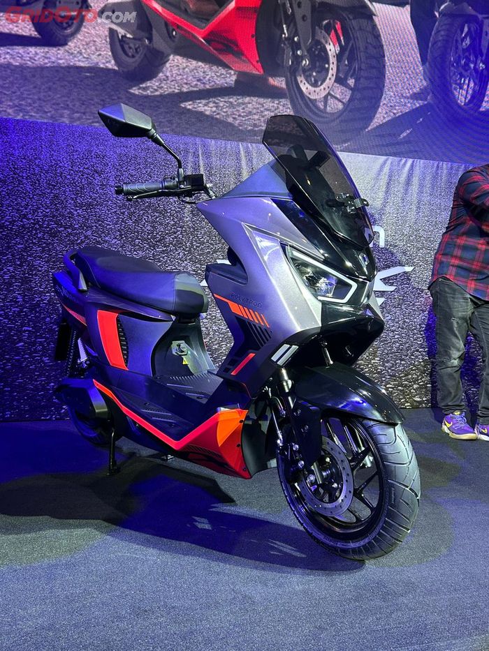 Tampilan Fox 350 dibuat modern, simpel dan sporty yang disebut Urban Shape Design