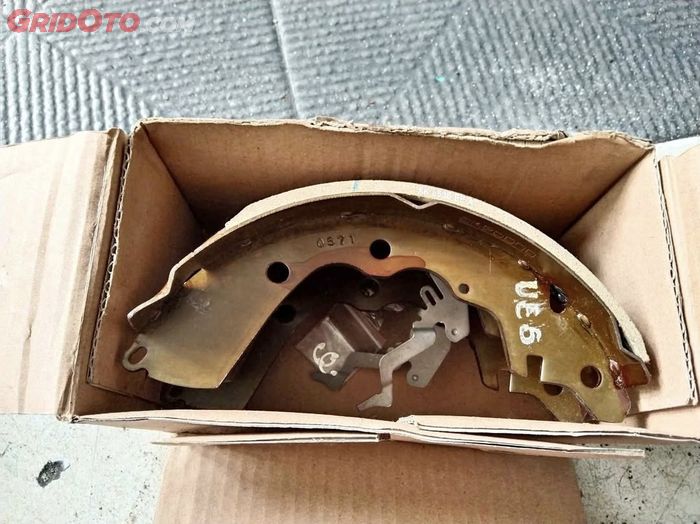 Kampas rem belakang Sigra