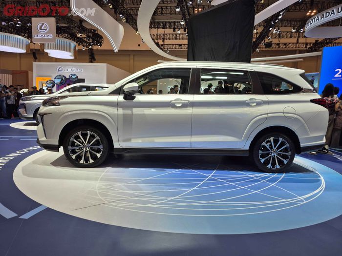 Tampilan samping Veloz Hybrid