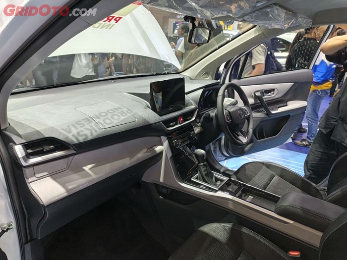 bagian interior Toyota Veloz Hybrid